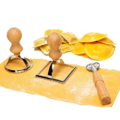 Ravioli Ausstecher 3er Set 2 Größen Rund & Eckig Teigrad Metall Bambus 10 Ravioli Ausstecher 3er Set 2 Größen Rund & Eckig Teigrad Metall Bambus -Haushaltsgerätegeschäft 10038038 yy 0004 logo